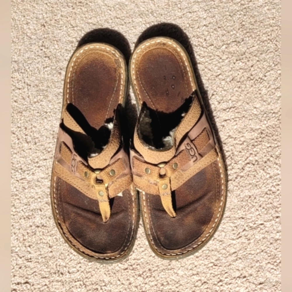 UGG Women's Furry Sherpa Lined Flip Flops Sandals Size 9 UGG 1629